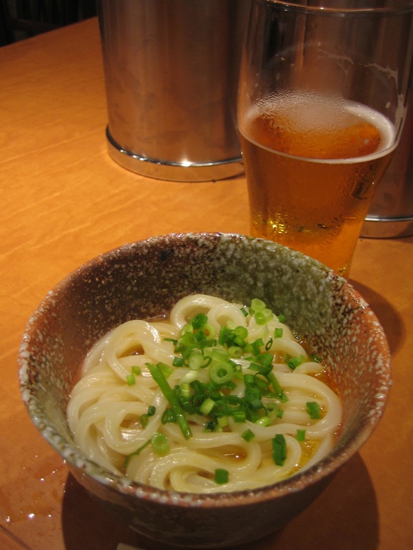 釜玉うどん (translated "Kamatama Udon"): "Warm Embrace of the Cauldron"