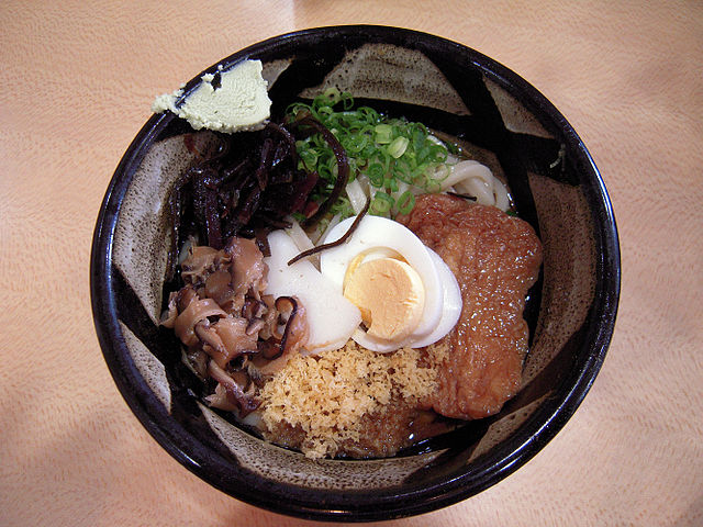 ぶっかけうどん (translated "Bukkake Udon"): "Noodles Drenched in Summer's Embrace"