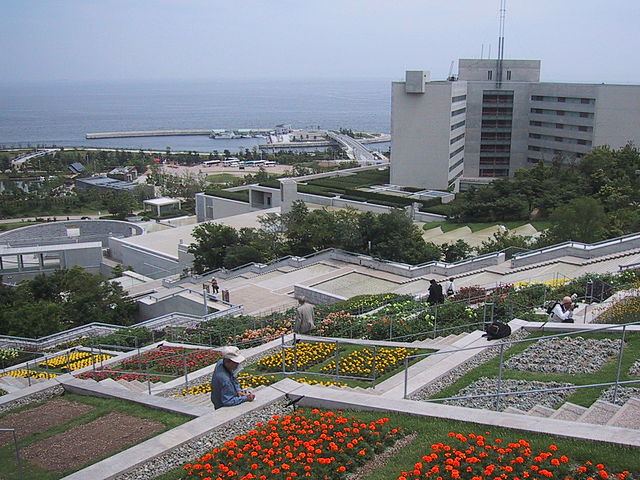 淡路夢舞台(Awaji Yumebutai): "Stage of Dreams Beneath the Sky"