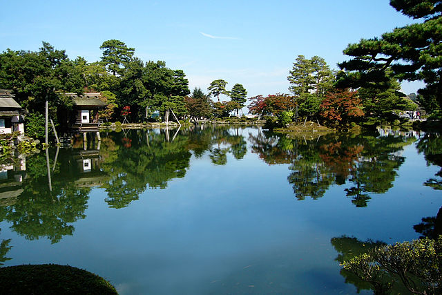 兼六園(Six Attributes Garden): "Whispers of Serenity in Nature's Embrace"