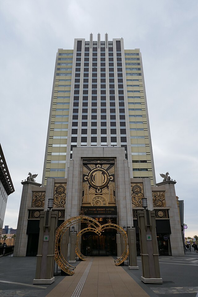 ザ パーク フロント ホテル アット ユニバーサル・スタジオ・ジャパン (The Park Front Hotel at Universal Studios Japan): "Gateway to Enchantment: Dreams Unfold"