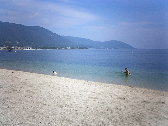 近江舞子 (Omi Maiko): "Whispers of the Lake's Embrace"