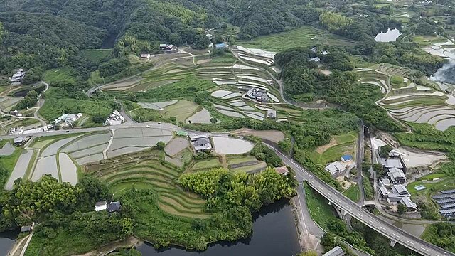 石田の棚田 (Ishida Terraced Rice Fields): "Whispers of the Verdant Steps"