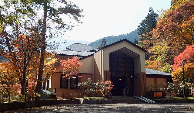 フォレスターハウス(Forest House): Whispering Pines and Enchanted Dreams