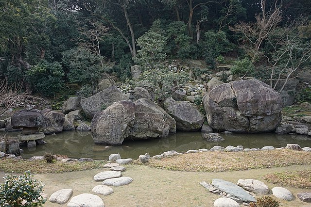 旧益習館庭園 (Old Masukyu Pavilion Garden): "Whispers of Serenity in Timeless Green"