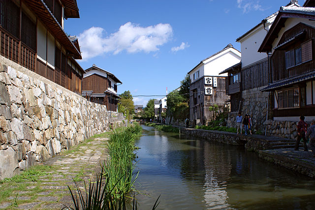 近江八幡市八幡伝統的建造物群保存地区 (Omi Hachiman Traditional Building Preservation District): "Whispers of Timeless Elegance"