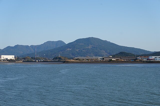 腰岳 (Koshidake): "Whispers of the Mountain's Embrace"