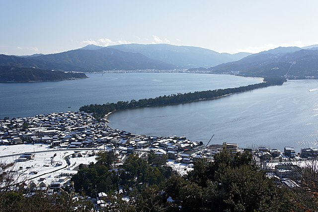 天橋立 (Amanohashidate): "Heaven's Bridge of Serenity"