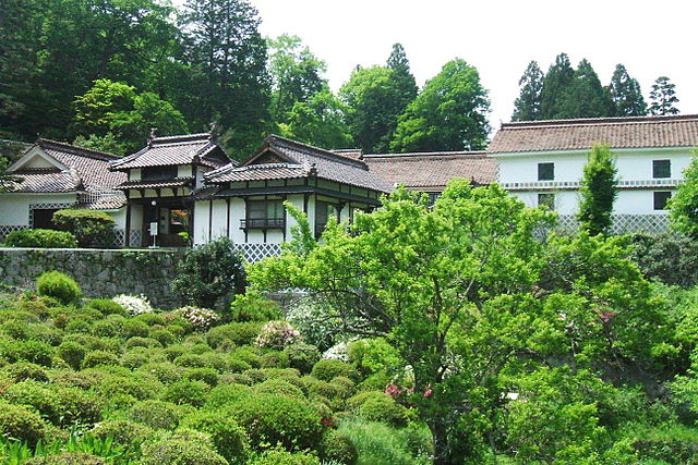西江邸(West River Residence): "Whispers of Tranquil Waters"
