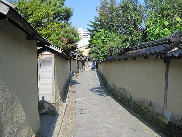 長町武家屋敷跡 (Nagamachi Samurai Residences): Whispering Shadows of the Samurai's Past