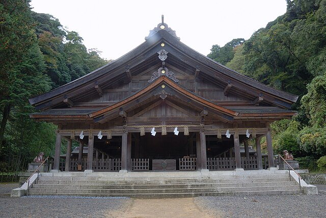 美保神社(Miho Shrine): "Whispers of Serenity Beneath Ancient Pines"