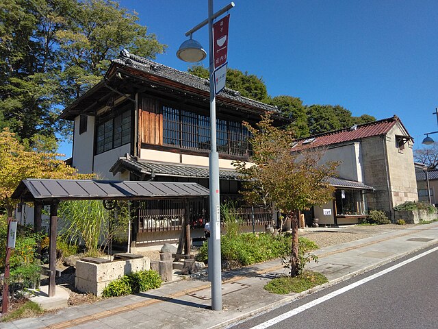 陶庫(Pottery Warehouse): "Whispers of Clay and Time"