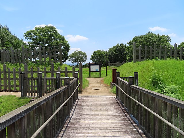 金鑵城遺跡広場 (Ruins of Kanazawa Castle): "Whispers of the Ancient Stone"
