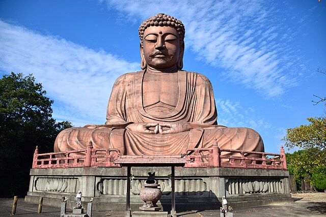 聚楽園大仏 (Great Buddha of Jurakuen): "Whispers of Tranquil Giants"
