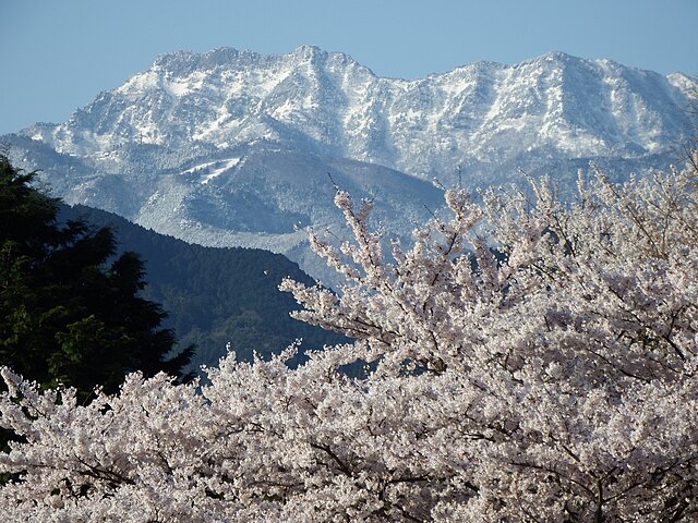 えひめ やまなみ燦々 風景街道 (Ehime Mountain Vista Radiance Scenic Route): "Whispers of Radiant Peaks"