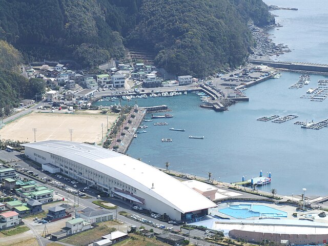 大分県マリンカルチャーセンター (Oita Marine Culture Center): "Whispers of the Tides: A Symphony of Sea and Spirit"