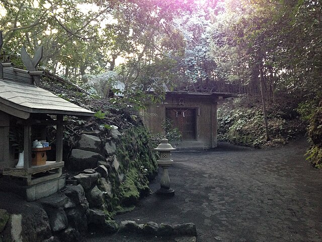 腹五社神社 (Five Shrines of the Abdominal Spirit): Whispering Winds of Sacred Harmony