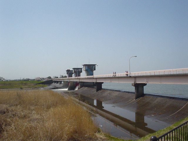 福岡堰(Fukuoka Weir): "Whispers of Serenity in Flowing Waters"