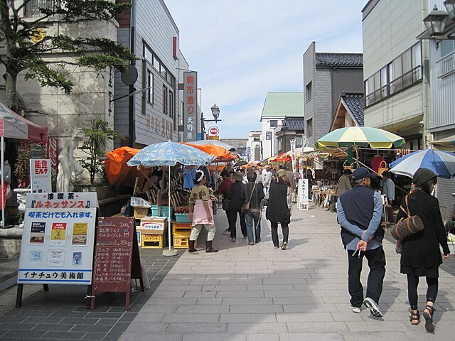 輪島朝市(Wajima Morning Market): "Whispers of Dawn in Wajima's Bounty"