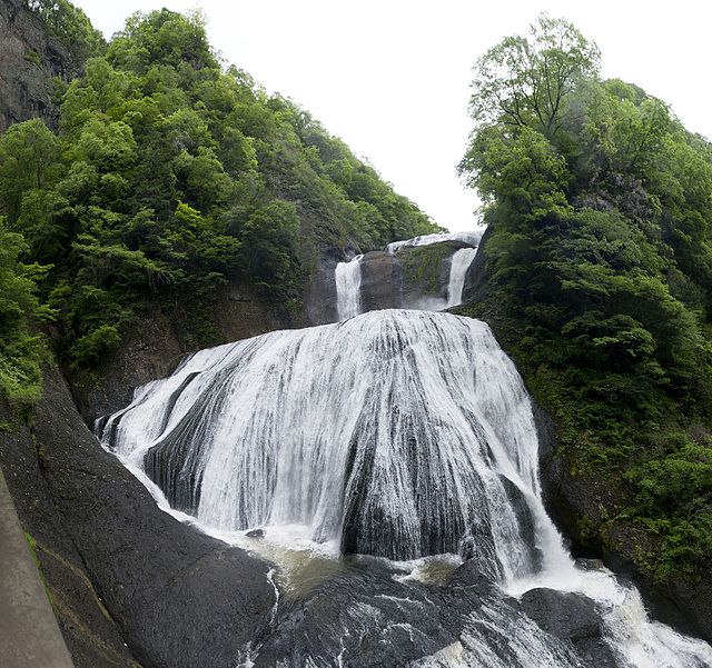 袋田の滝 (Fukuroda Falls): "Whispers of Waterfall Dreams"
